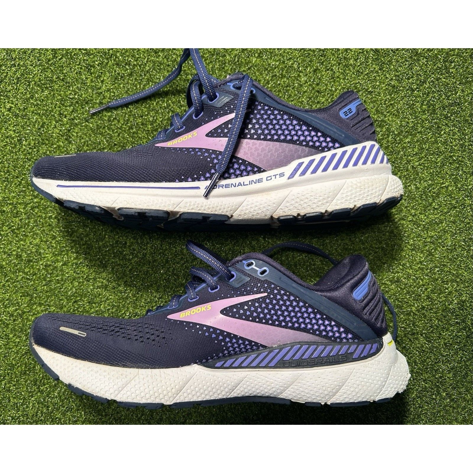 Brooks Women’s Adrenaline 22 Gts Running Shoe Peacoat/Blue Iris Size Us 11.5